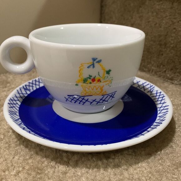 Charming illustration & Picasso signature teacup/saucer set - Picture 2 of 8